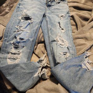 American Eagle mom jean